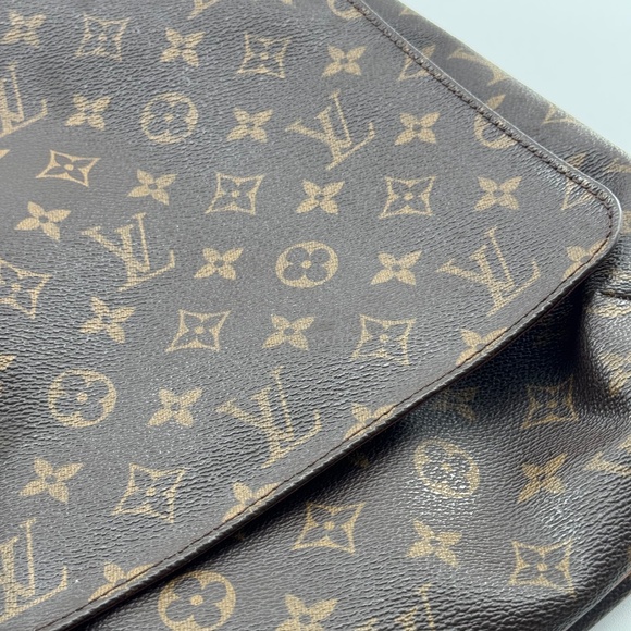 Louis Vuitton Monogram Crossbody Messenger Bag - Picture 6 of 16